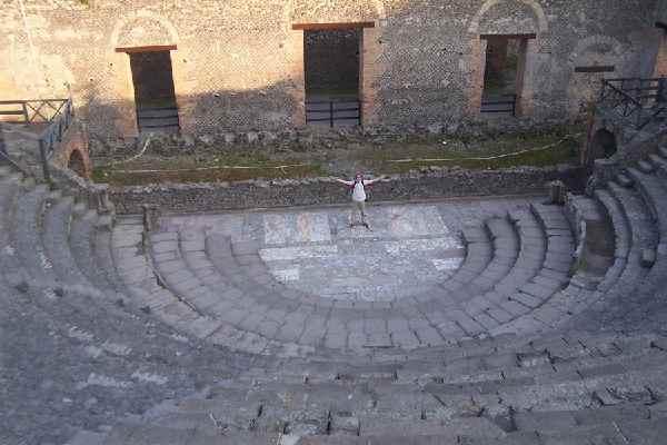 odeon theater at pompeii